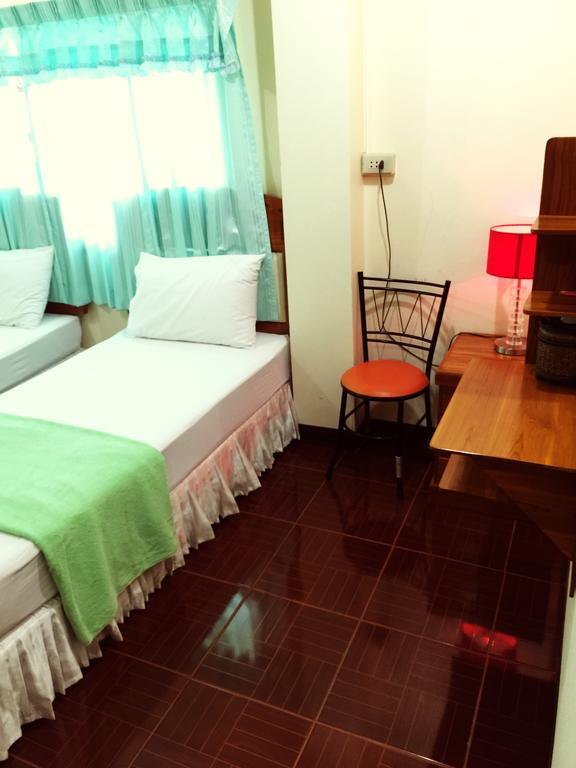 J-Safe Guesthouse Szukhothaj Kültér fotó