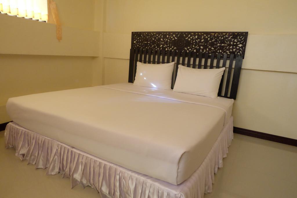 J-Safe Guesthouse Szukhothaj Kültér fotó