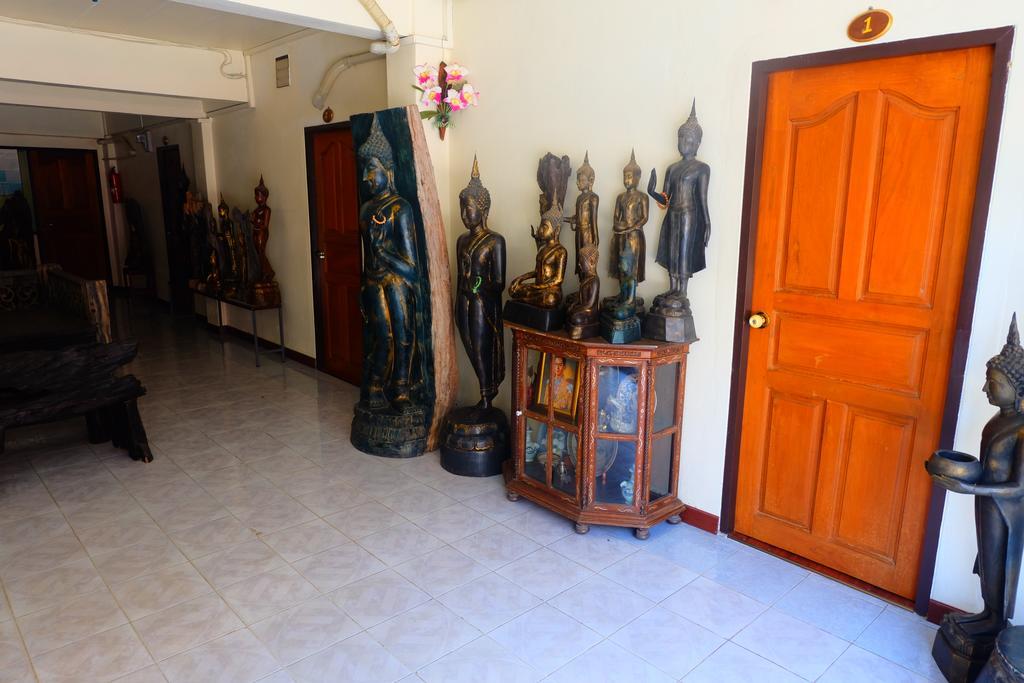 J-Safe Guesthouse Szukhothaj Kültér fotó
